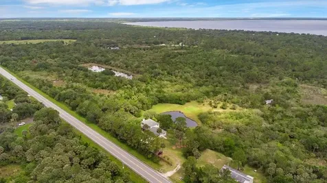3880 E State Road 46 Geneva FL 32732