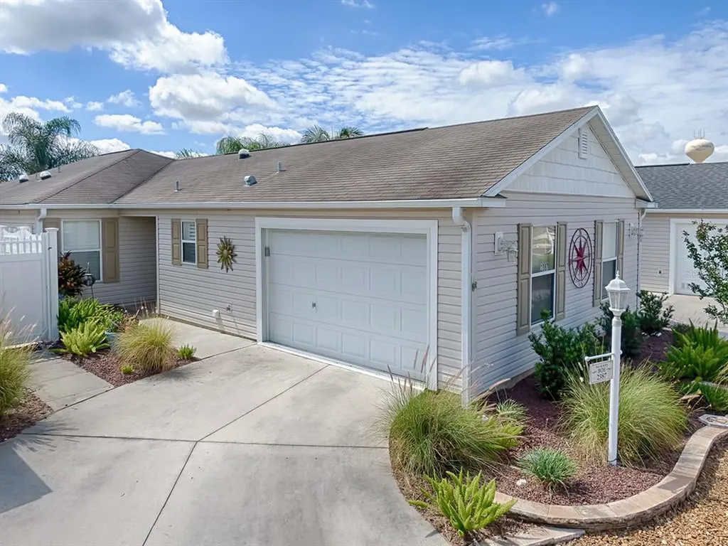 2387 Chestnut Terrace The Villages FL 32162
