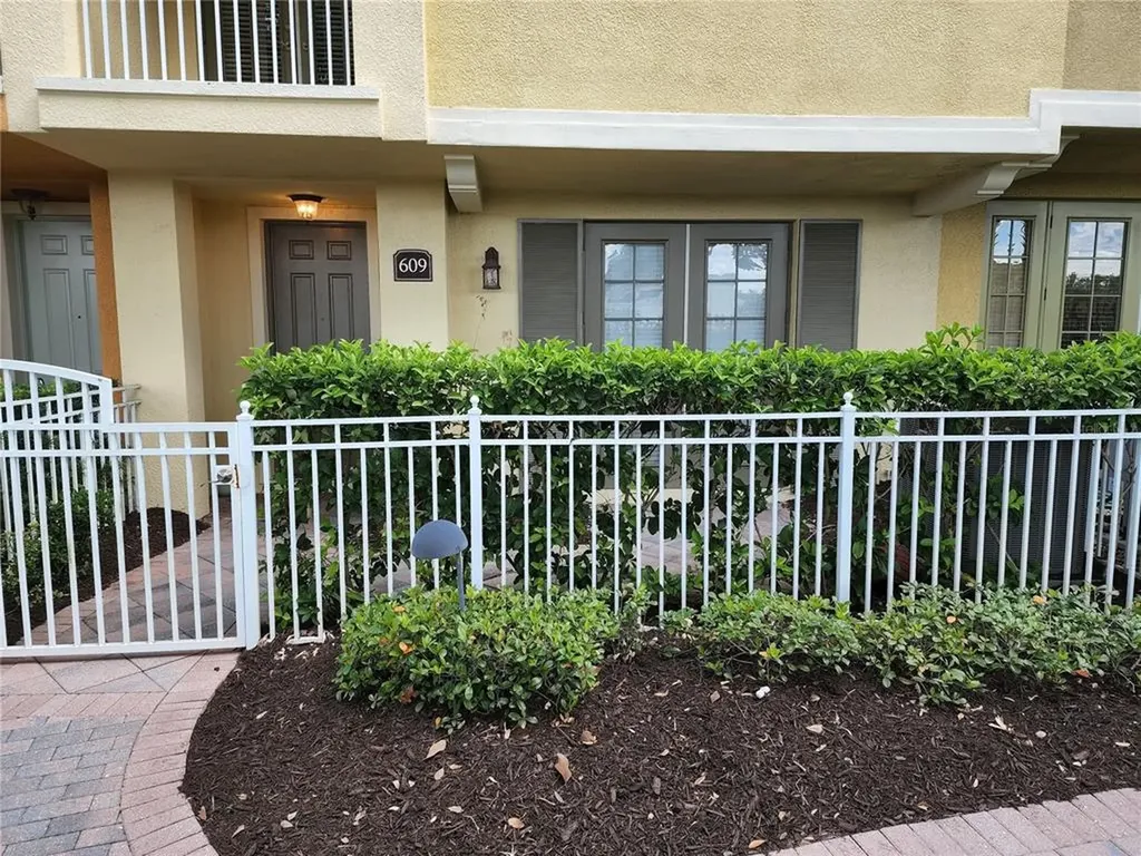 609 Pigeon Lane Lake Mary FL 32746
