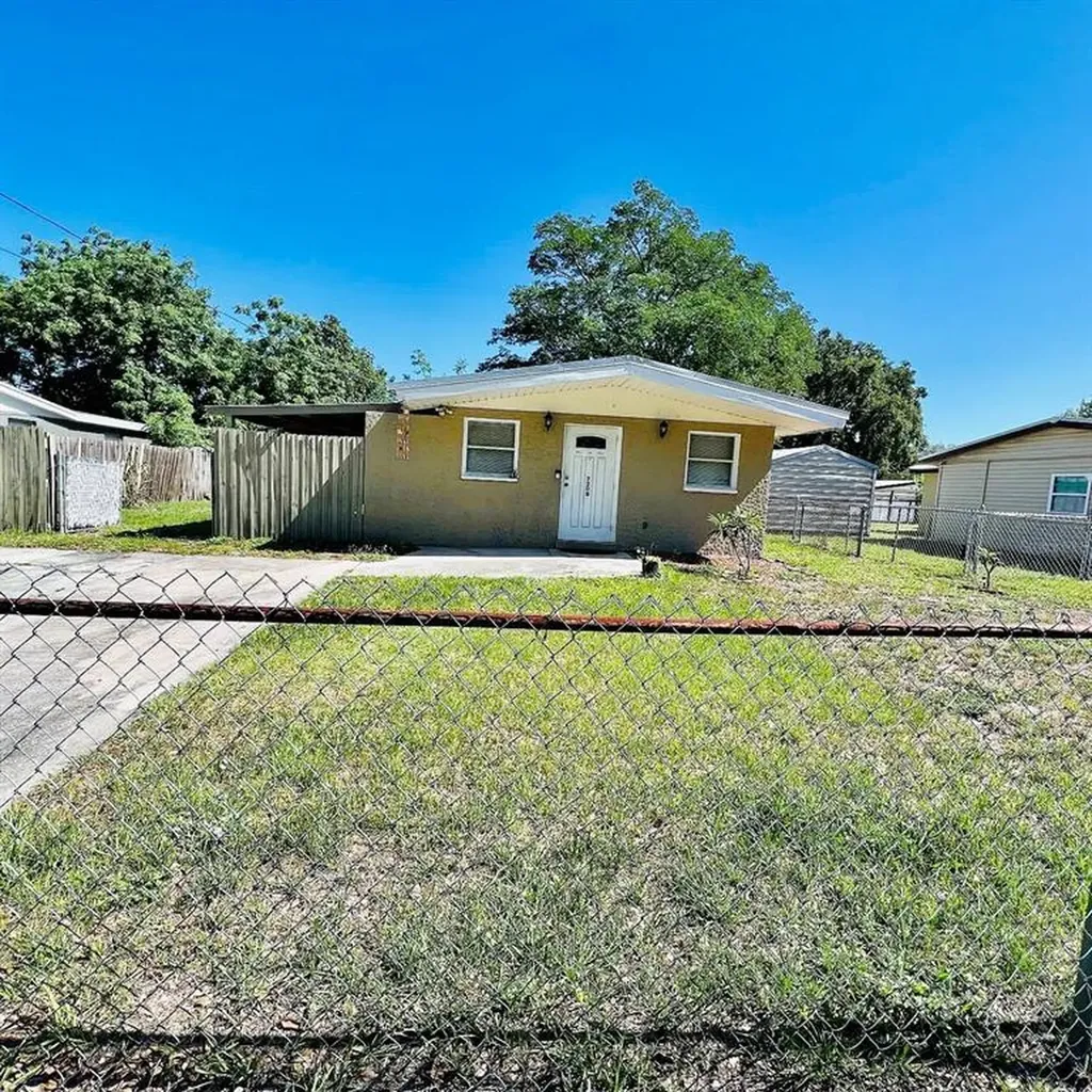 7208 E Chelsea Street Tampa FL 33610