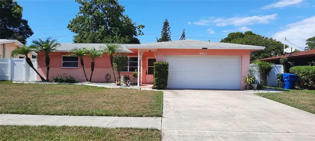 990 6th Avenue NE Largo FL 33770