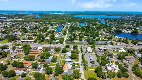 474 92nd Avenue N St Petersburg FL 33702