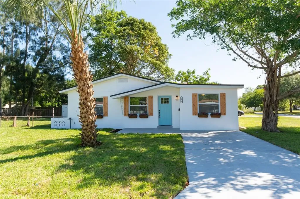 355 Davison Avenue NE St Petersburg FL 33703