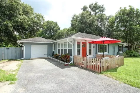 312 N Simpson Street Mount Dora FL 32757