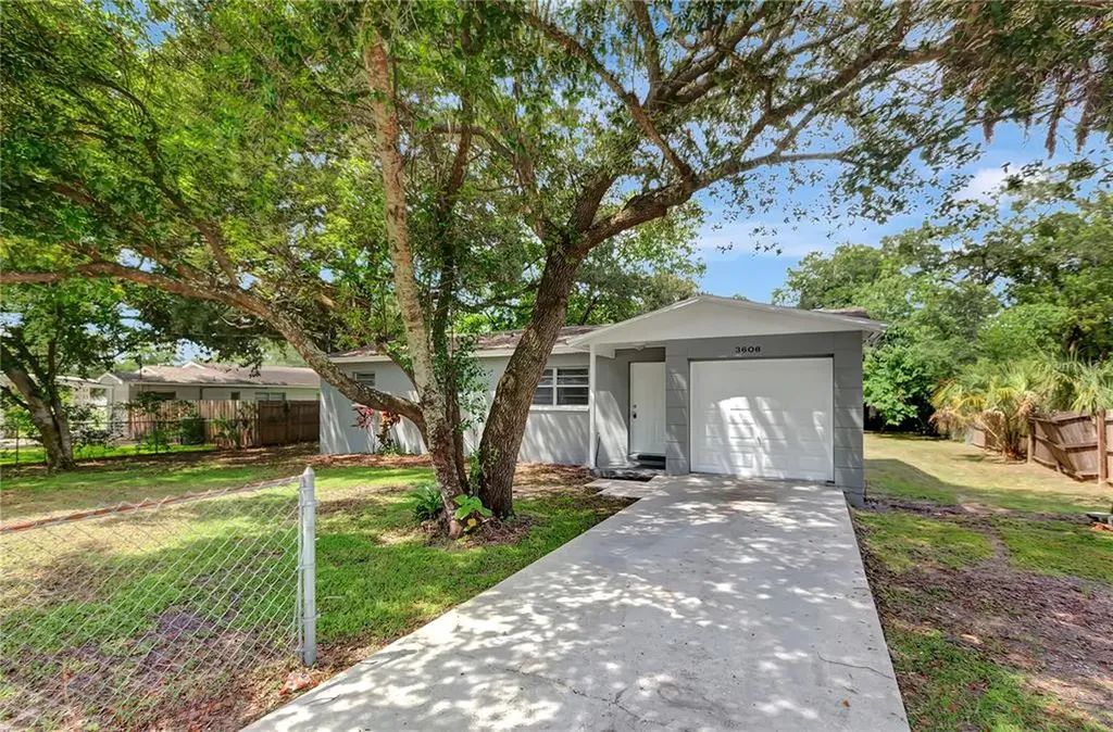 3606 E Caracas Street Tampa FL 33610