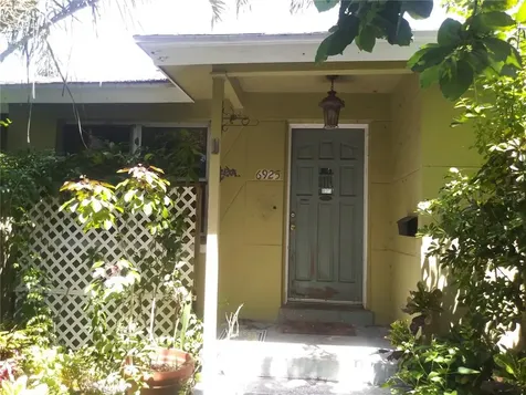 6925 7th Avenue N St Petersburg FL 33710