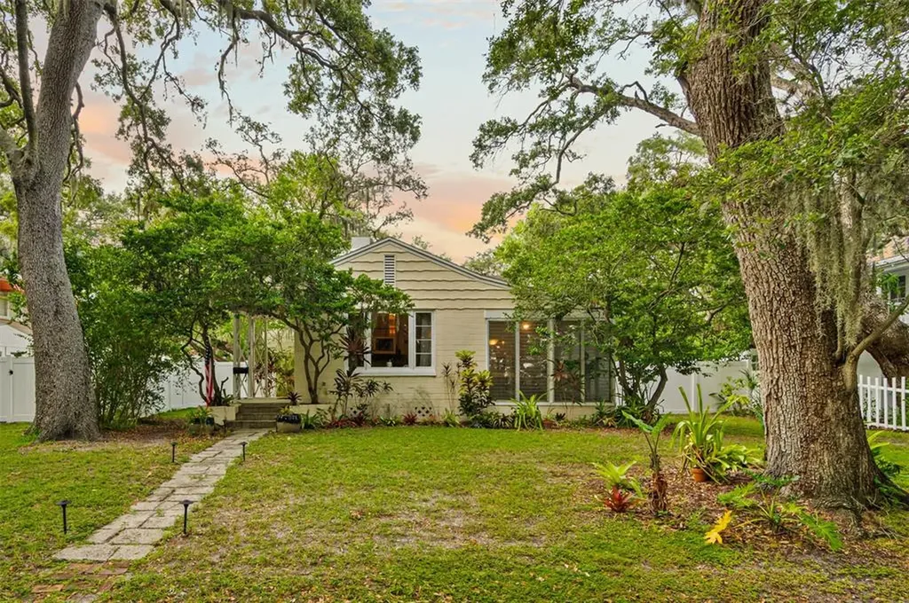 145 Wildwood Lane SE St Petersburg FL 33705