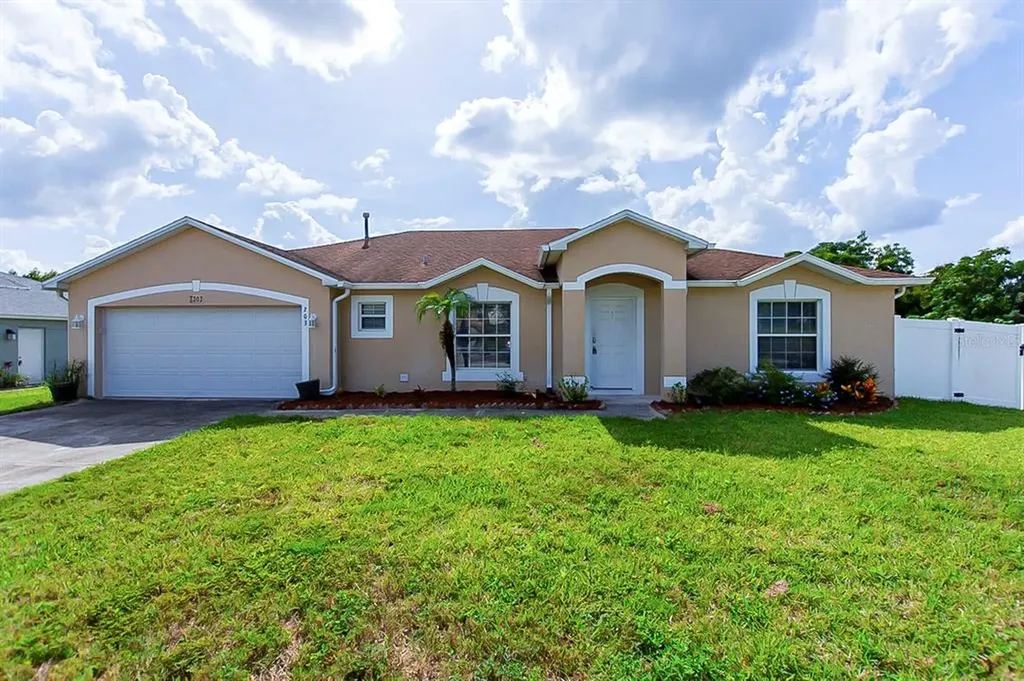203 Pamona Street Haines City FL 33844