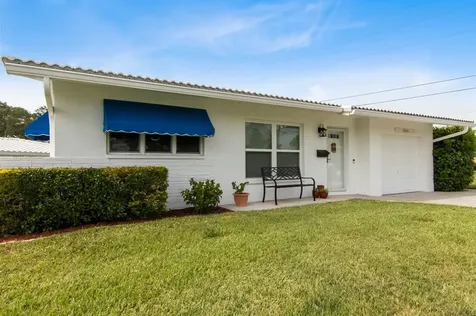 14021 90th Place Seminole FL 33776