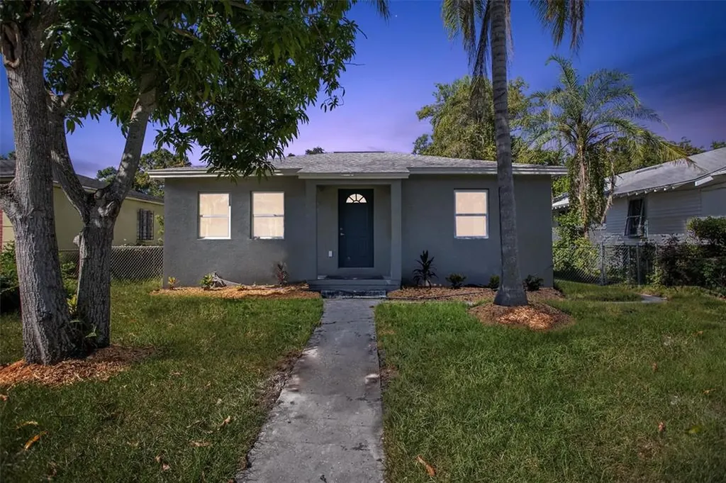 2015 29th Street S St Petersburg FL 33712