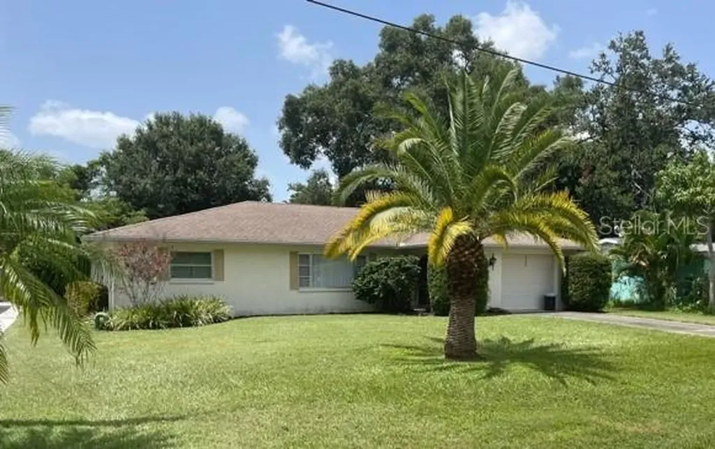 3200 Teal Avenue Sarasota FL 34232