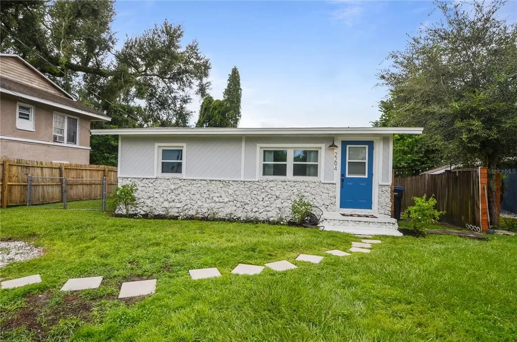 2294 S Shine Avenue Orlando FL 32806