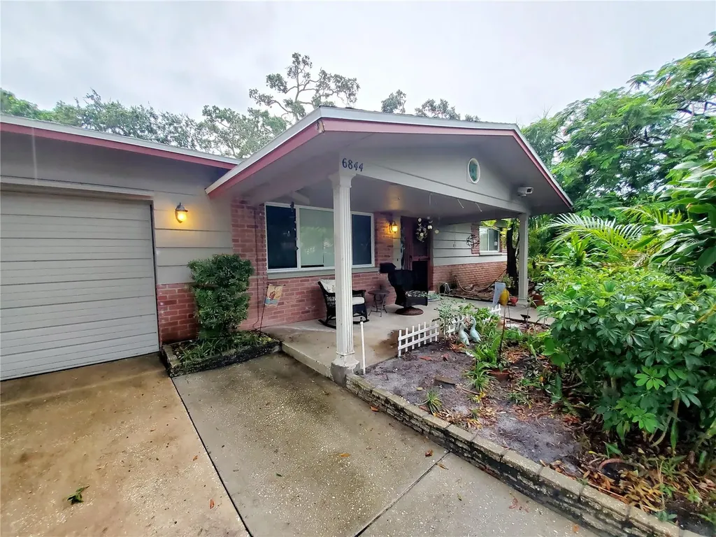 6844 17th Street S St Petersburg FL 33712