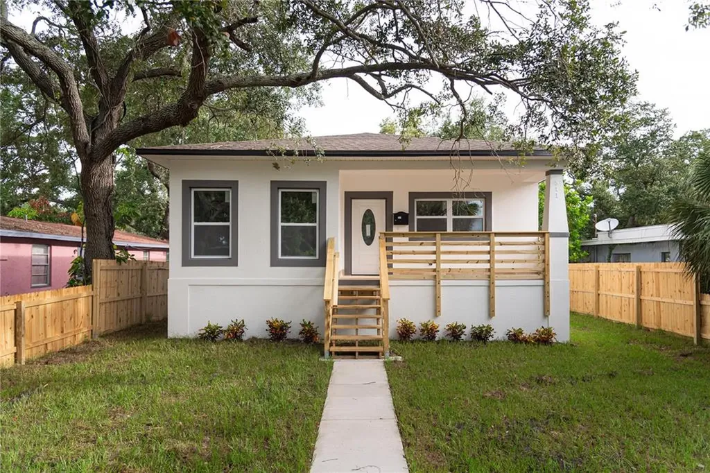 511 16th Avenue S St Petersburg FL 33701
