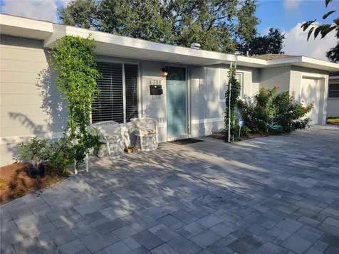 6798 17th Lane N St Petersburg FL 33702