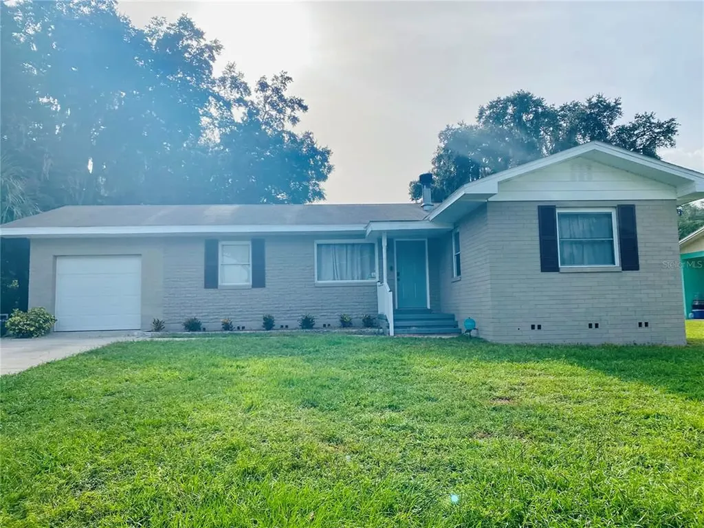 1107 Cedar Street Leesburg FL 34748
