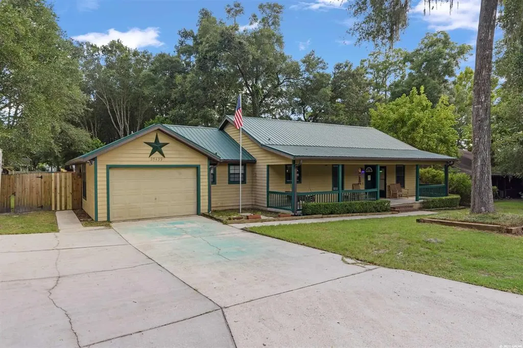 25439 SW 2nd Avenue Newberry FL 32669