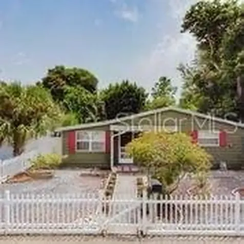 4628 17th Avenue N St Petersburg FL 33713
