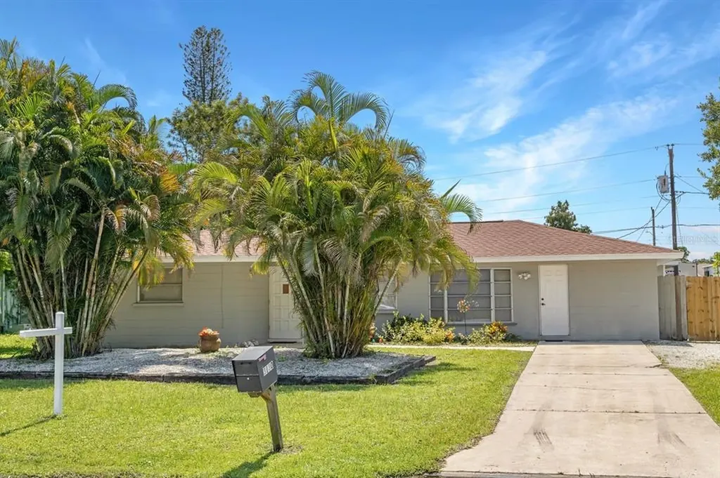 3130 Lake Ridge Drive Sarasota FL 34237
