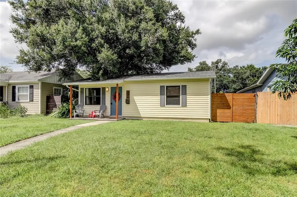 219 44th Avenue N St Petersburg FL 33703