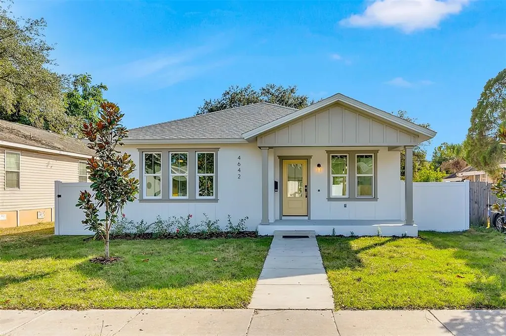4642 12th Avenue S St Petersburg FL 33711