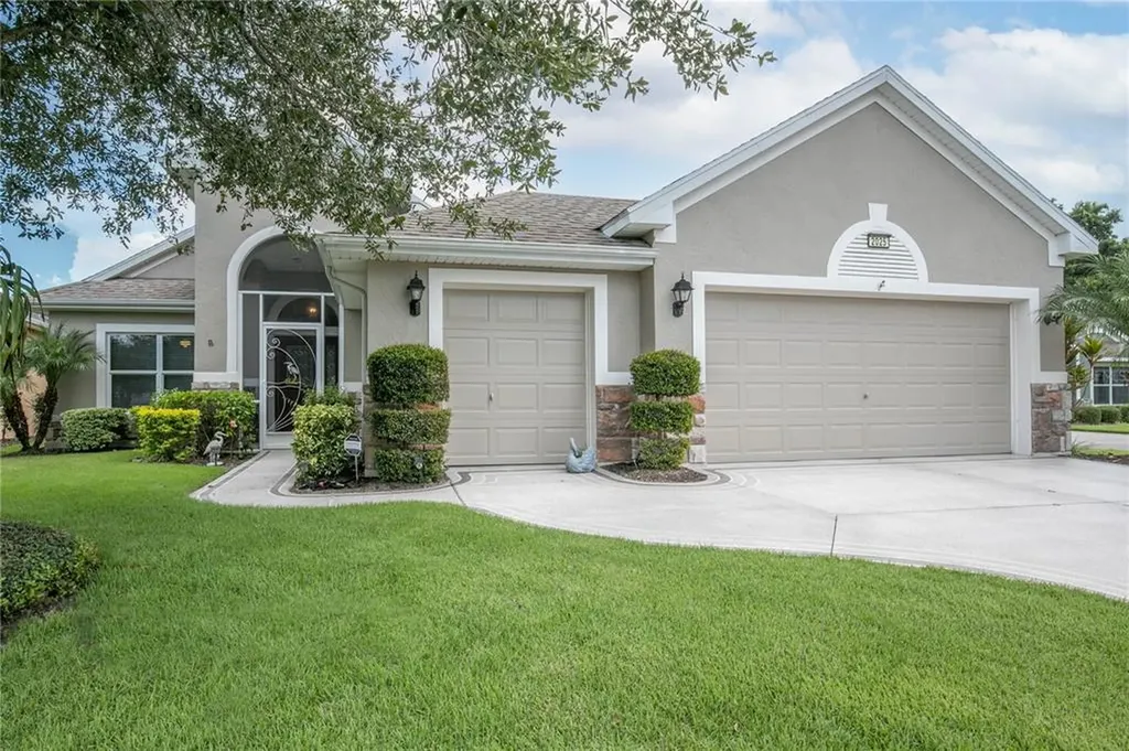 2025 Bayside Avenue Mount Dora FL 32757