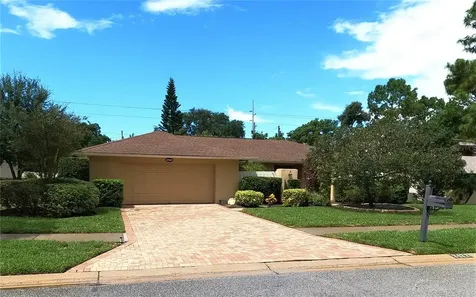 2472 Indian Trail W Palm Harbor FL 34683