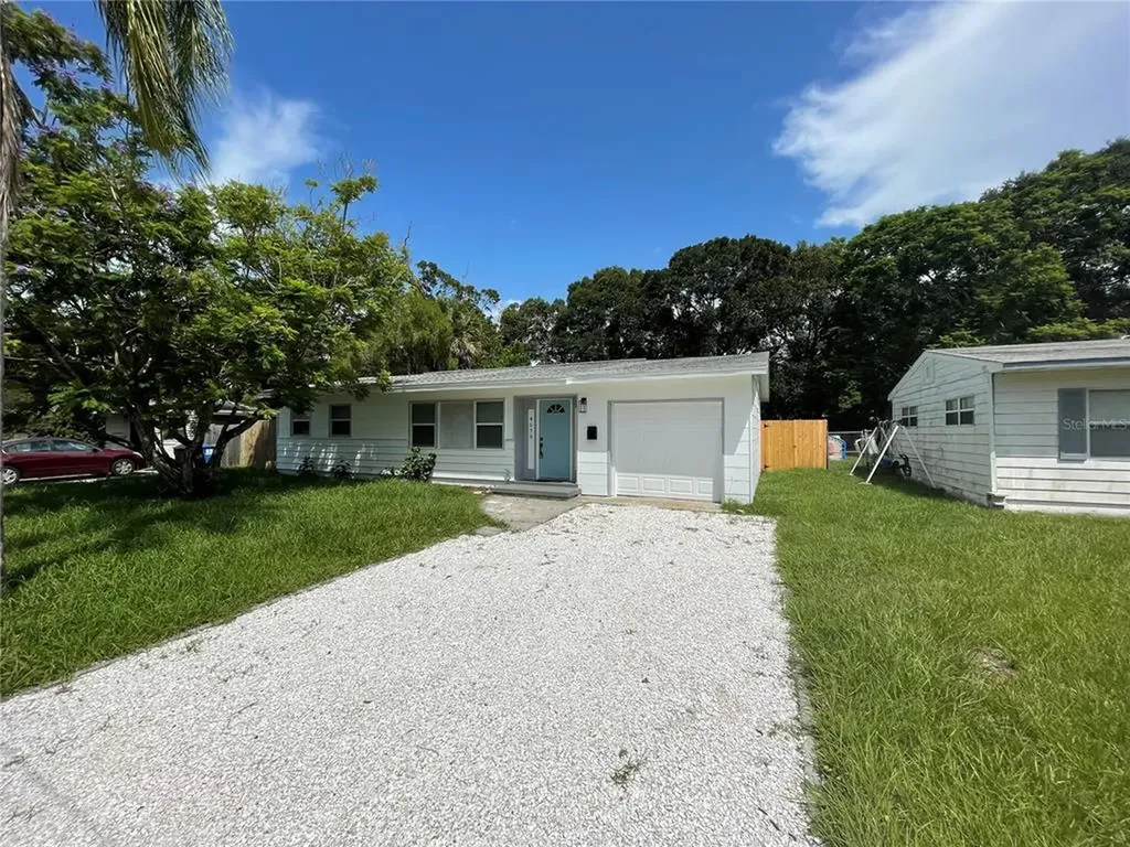 4679 21st Avenue S St Petersburg FL 33711
