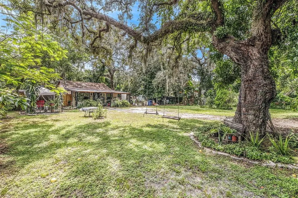 821 E Mcewen Avenue Tampa FL 33612