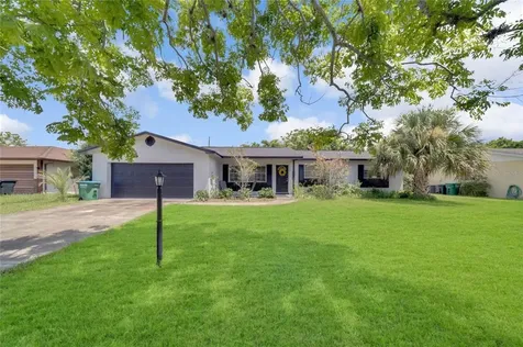 979 W Embassy Drive Deltona FL 32725