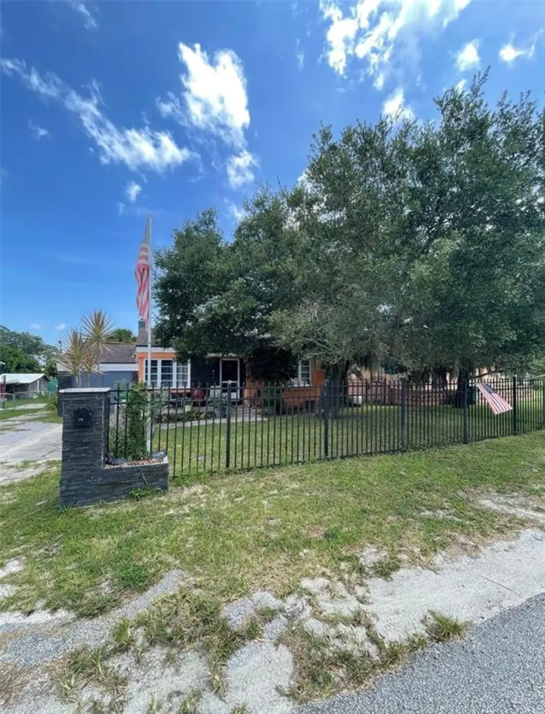 125 Daytona Avenue Daytona Beach FL 32117