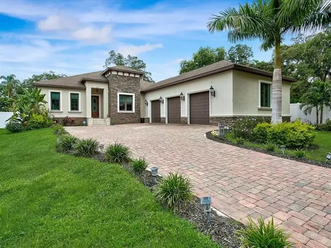 11171 53rd Avenue N St Petersburg FL 33708