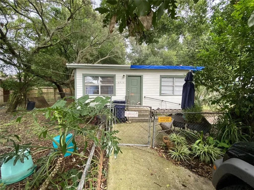 8715 N 46th Street Tampa FL 33617