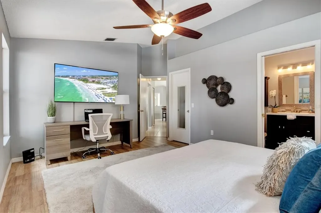 1019 Snead Avenue Sarasota FL 34237