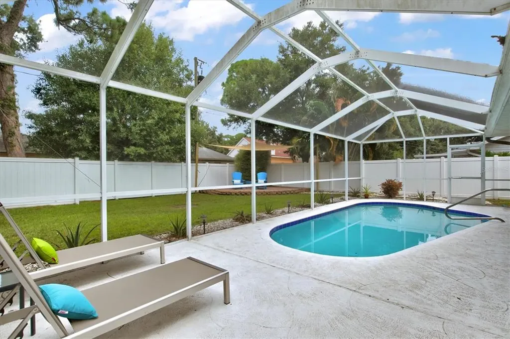1019 Snead Avenue Sarasota FL 34237
