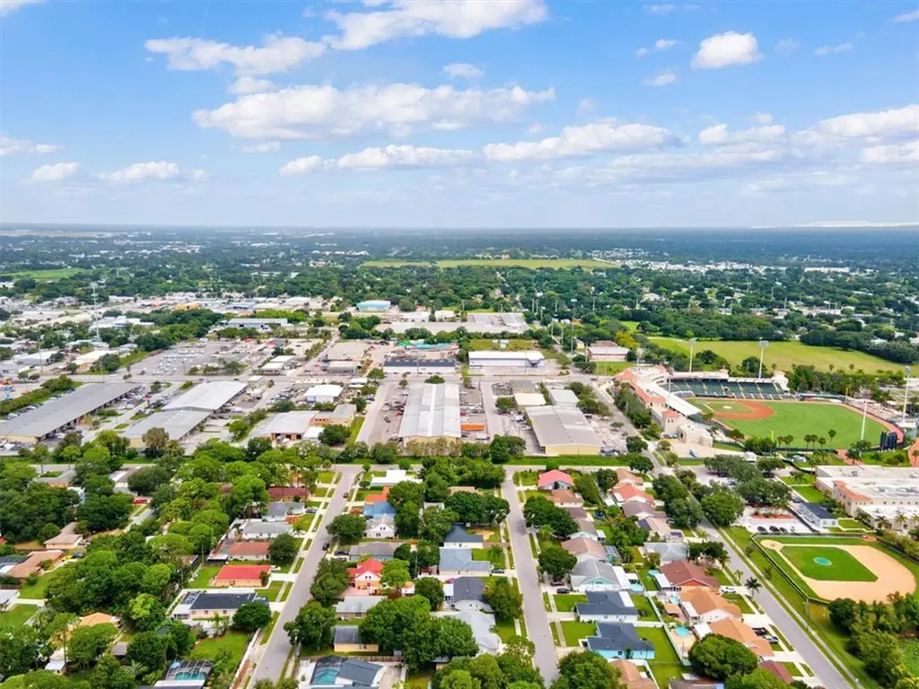 1019 Snead Avenue Sarasota FL 34237