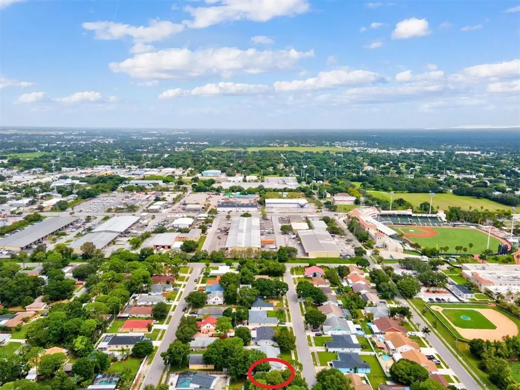 1019 Snead Avenue Sarasota FL 34237
