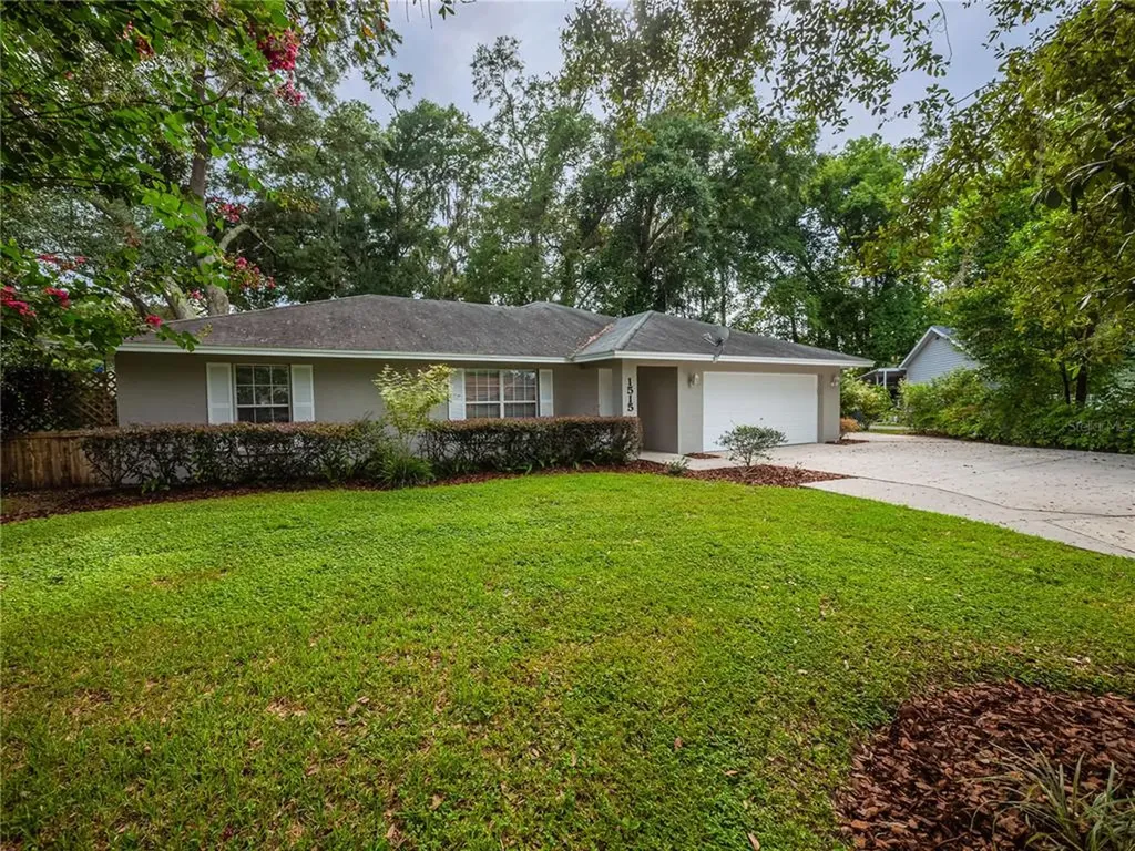 1515 New Jersey Oaks Court Lakeland FL 33801