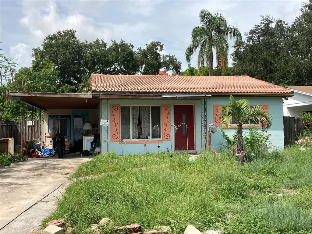 8069 25th Avenue N St Petersburg FL 33710