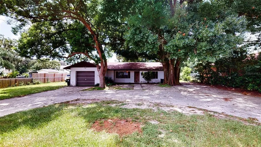 101 Denton Avenue Auburndale FL 33823