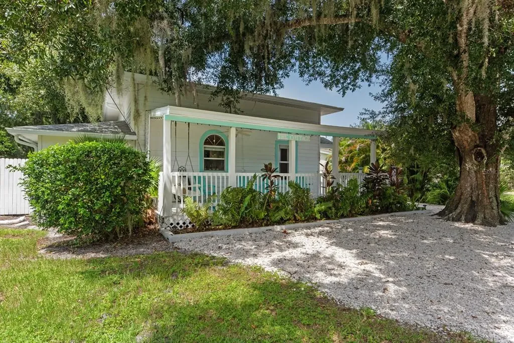 123 Loquat Lane Sarasota FL 34232