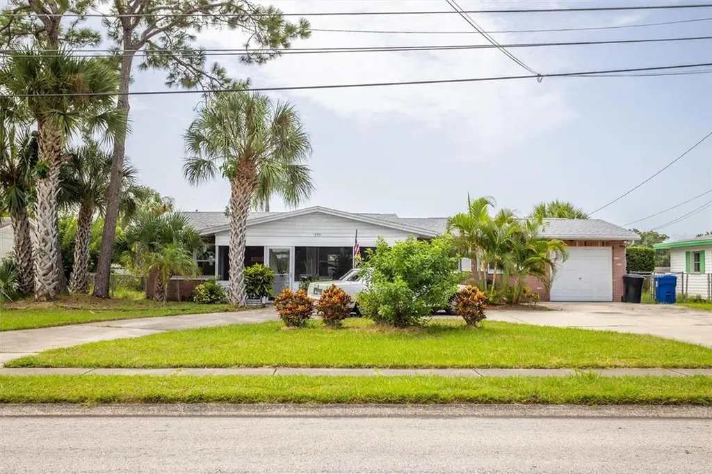 1480 83rd Avenue N St Petersburg FL 33702