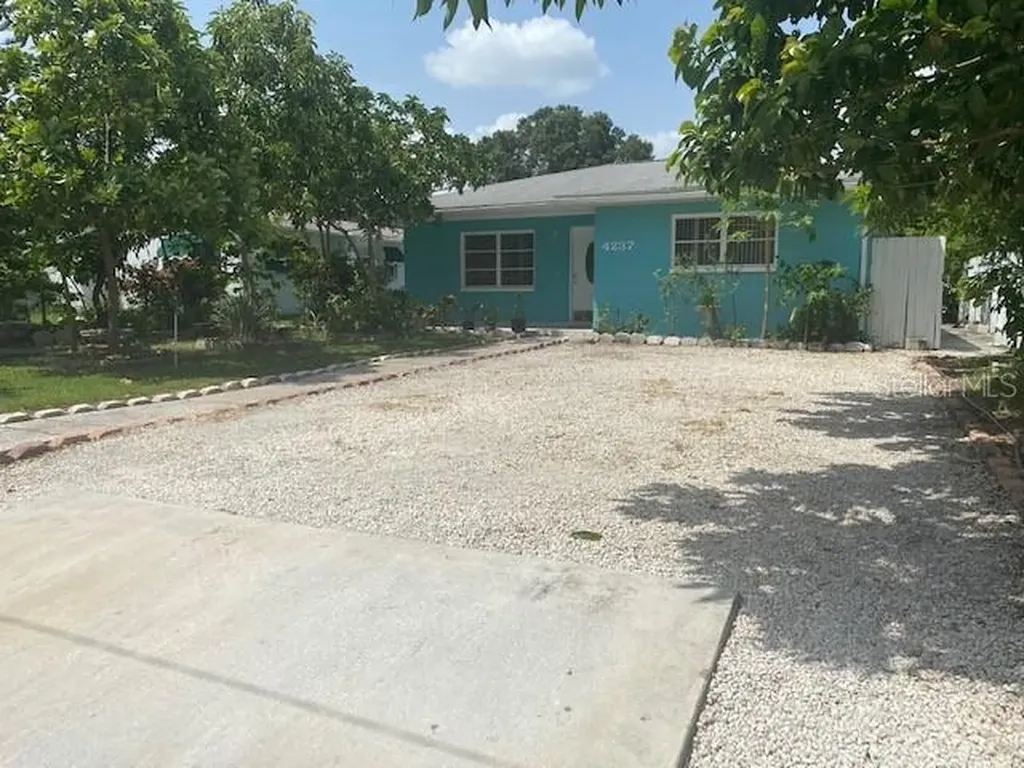 4237 34th Avenue N St Petersburg FL 33713