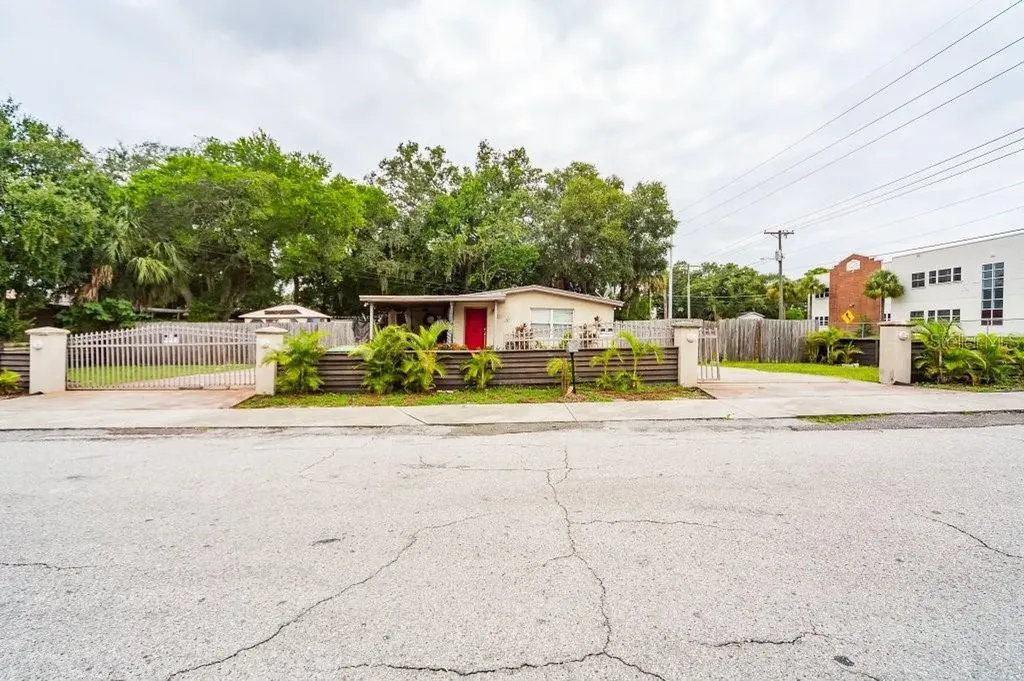 8318 N 13th Street Tampa FL 33604