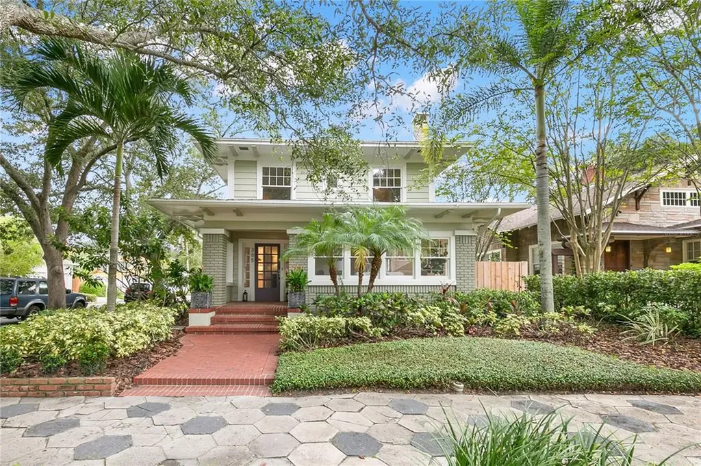 305 16th Avenue NE St Petersburg FL 33704