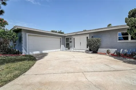 2579 60th Avenue S St Petersburg FL 33712