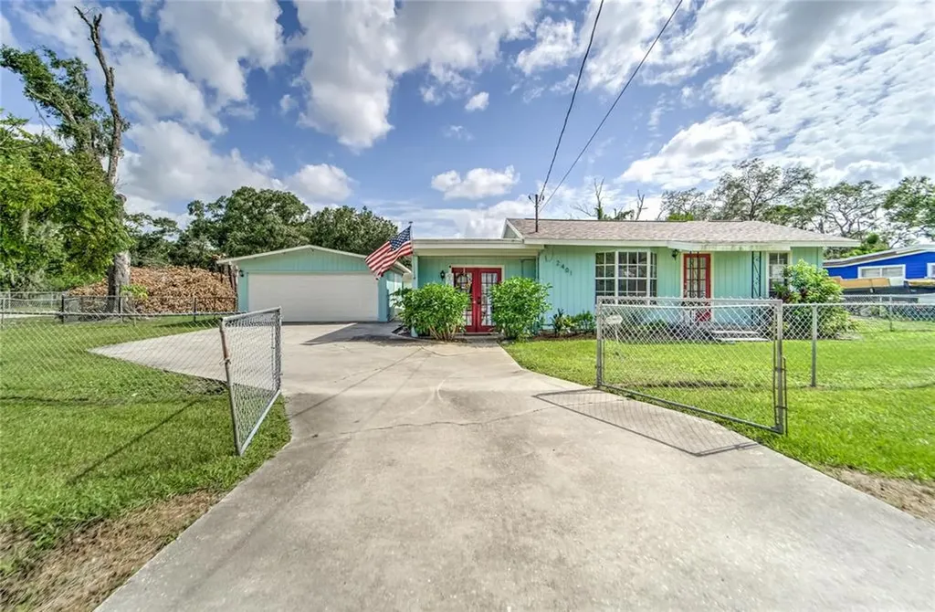 2401 Moody Avenue Plant City FL 33563