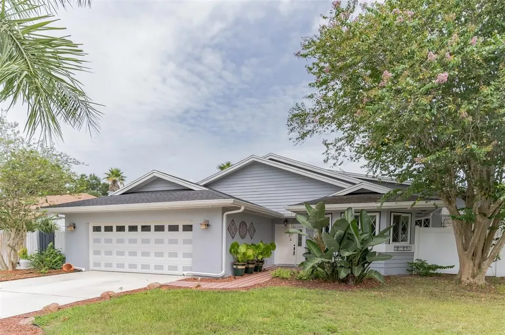 1737 Singing Palm Drive Apopka FL 32712