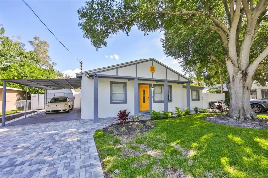 3014 W Van Buren Drive Tampa FL 33611