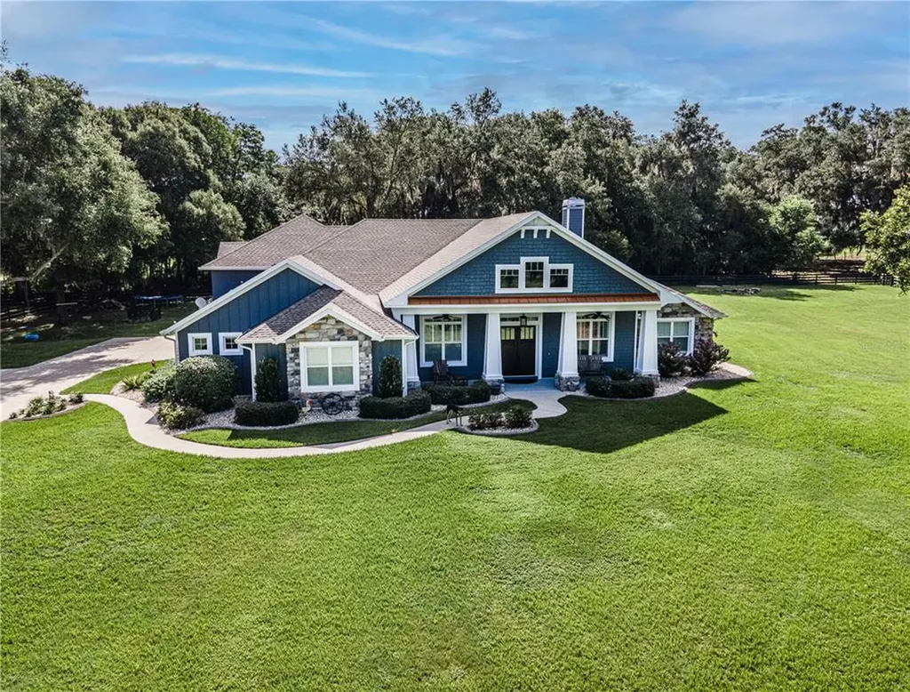 10745 NE 27th Street Oxford FL 34484